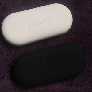 Beats earbud case